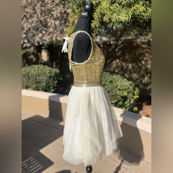 B. Smart Sequined Prom or Formal Dress with Sheer Overlay size 9/10 - Picture 2 of 12